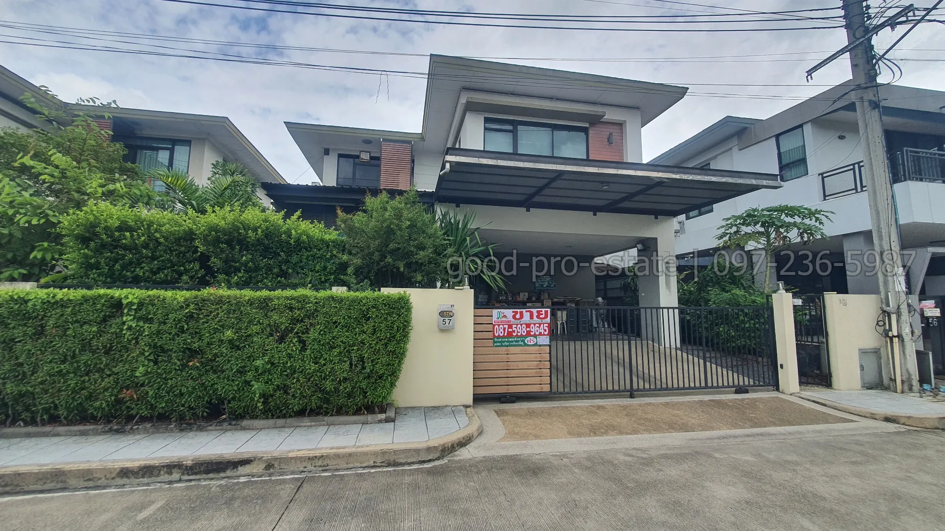 บ้านเดี่ยว 2 ชั้น แต่งสวยสไตล์บ้านตัวอย่าง ทำเลต้นโครงการ “ปริญสิริ กาญจนาภิเษก-เอกชัย” พื้นที่ใหญ่ 62.2 ตร.ว. พร้อมห้องแม่บ้านและสิ่งอำนวยความสะดวกครบ - รูป 4